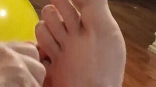 Big Beauty Nurse Vicki Cuts Boyfriends Toe Nails He Has Stinky Dirty Feet