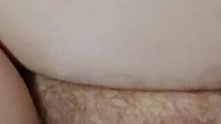 Amateur MILF Has an Orgasm with a Stranger.