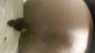 Freaky bbc black guy fills toilet