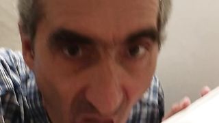 Realtor loser Oleg Yakuba is that same pathetic faggot who licks urinals.