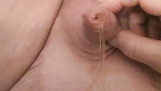 Pissdusche auf meinen Bauch