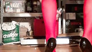 Dildo anal und spielen mit High Heels