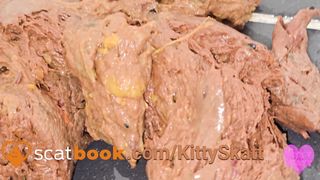 Kitty Skatt tasty shit