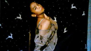 Camgirl et pute Malagasy striptease