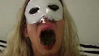 Hungry scat girl